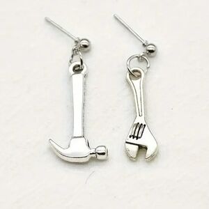 MODCLOTH HAMMER & WRENCH TOOL EARRINGS